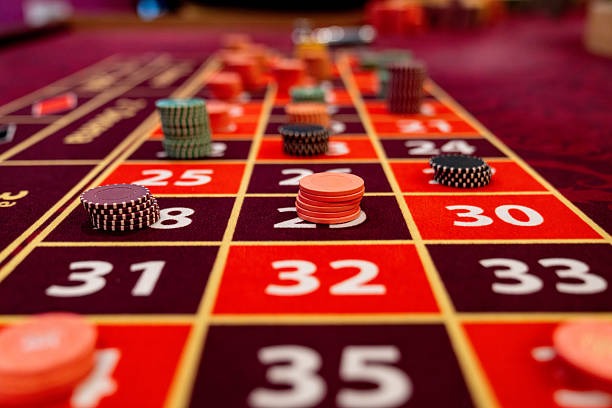 qqpek live-dealer studio with professional HD setup